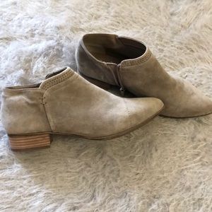 Never worn low Vince Camilo booties